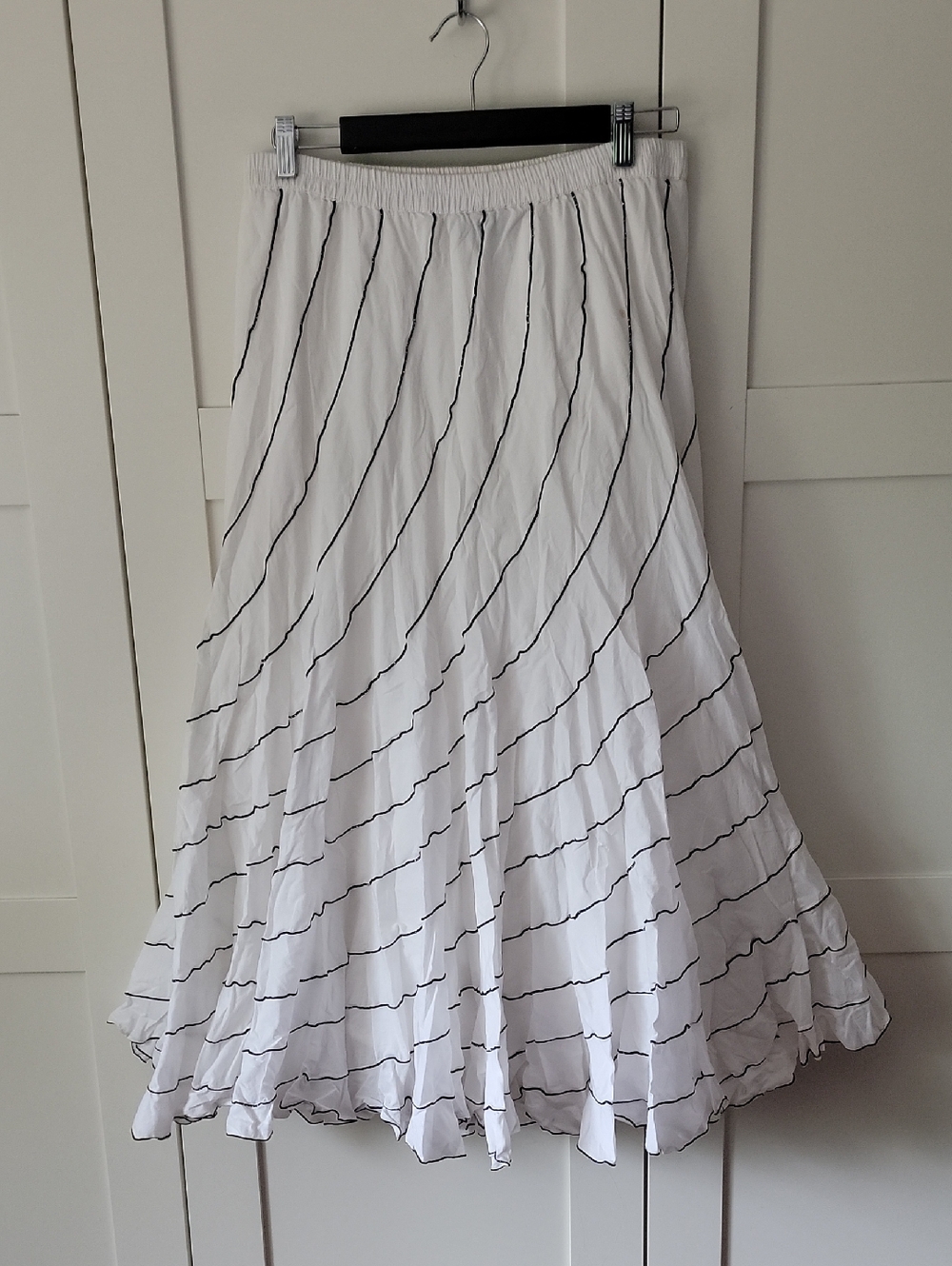 ❄️3/$30 Flowy White Maxi Skirt with Black Diagonal Stripe Detail